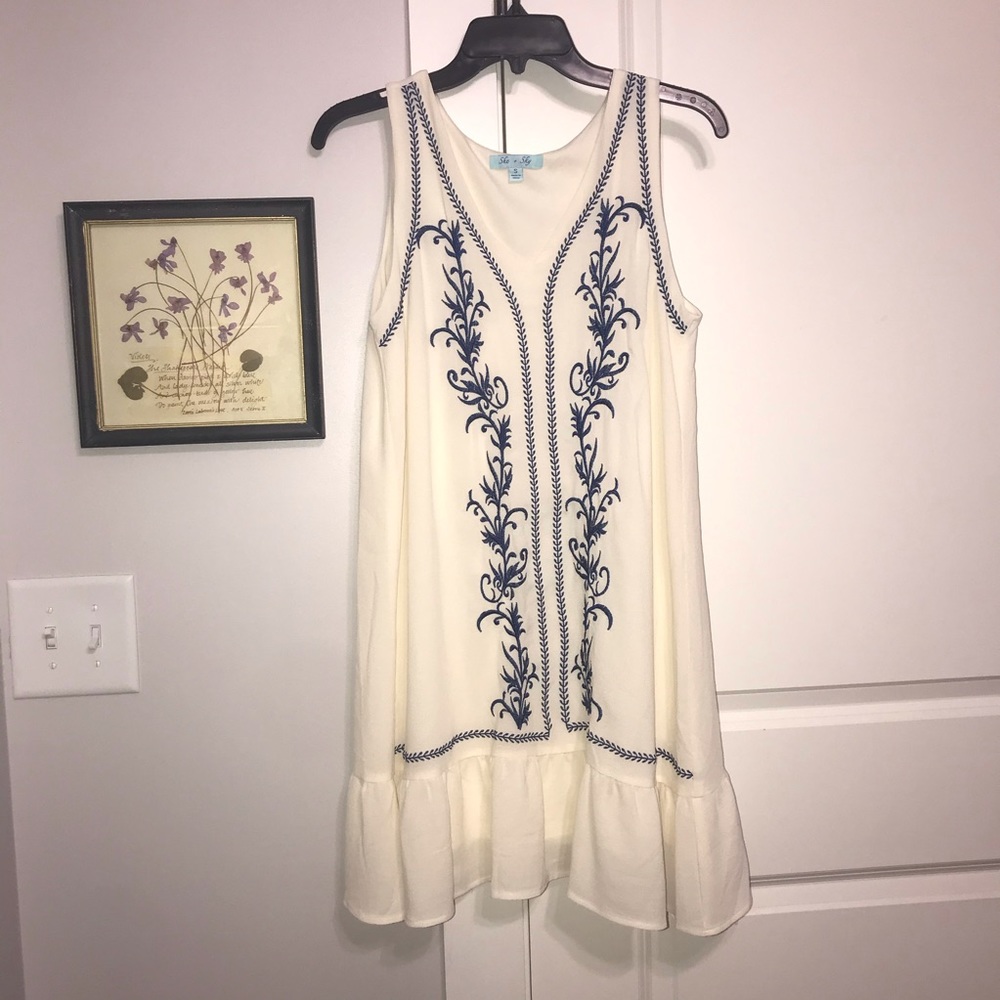 She & Sky Embroidered Shift Dress